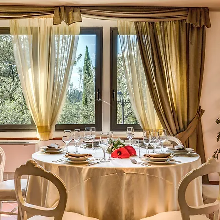 Hotel Cesi & 4*