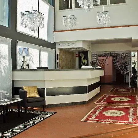 Hotel Cesi & 4*