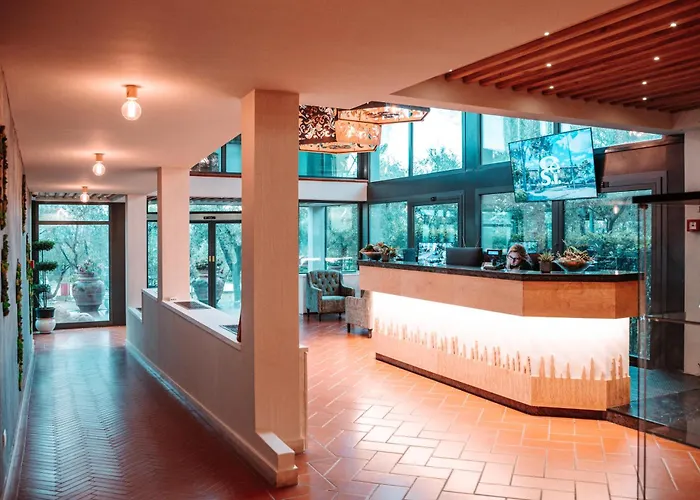 Hotel Cesi & 4*