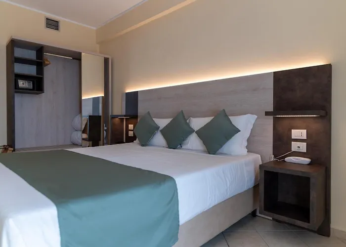 Hotel Cesi & 4*