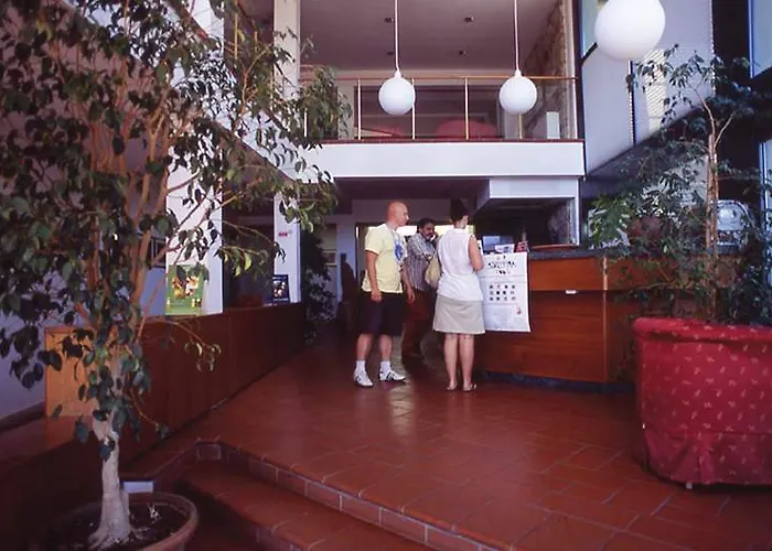 Hotel Cesi & 4*